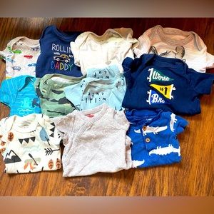 Huge lot of 11 newborn onesies! ⭐️